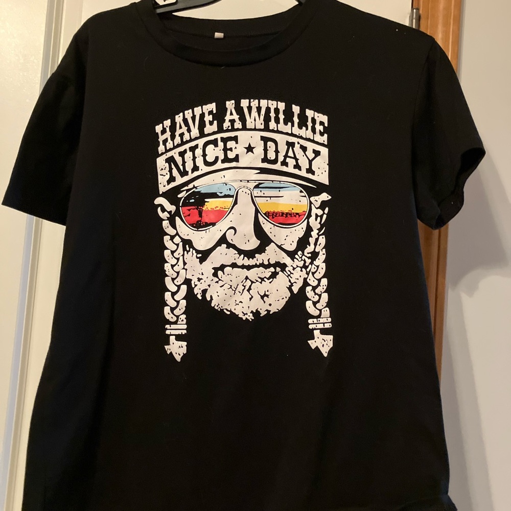 Willie Nelson Graphic Tee!